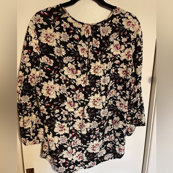 Fun2fun Maley pleated & flower top, women’s large, button detail on front - Picture 4 of 4